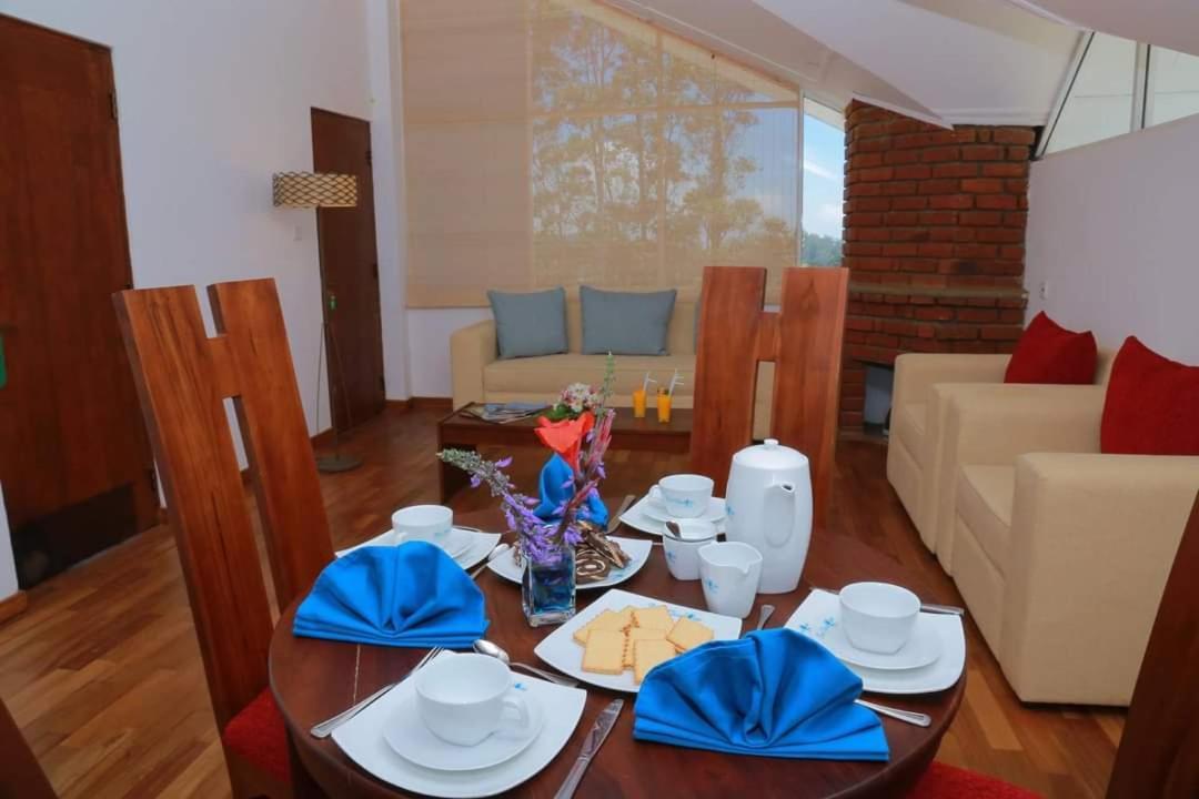 Blue Meadows Nuwaraeliya Hotel Nuwara Eliya Bagian luar foto